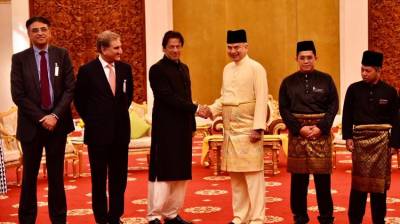 وزیراعظم عمران خان کی ملائیشیا کے سلطان نظرین معزالدین شاہ سے ملاقات