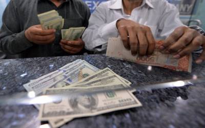 انٹر بینک میں ڈالر کی قیمت میں 1 روپے 55 پیسے کمی،پاکستان اسٹاک ایکسچینج میں مندی