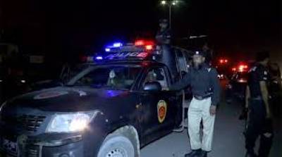 کراچی: پولیس کی رات گئے کارروائیاں، 5 ملزمان گرفتار، اسلحہ برآمد