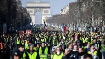 فرانس،پیلی جیکٹ مظاہرین کا 14ویں ہفتے بھی احتجاج جاری ، 15گرفتار