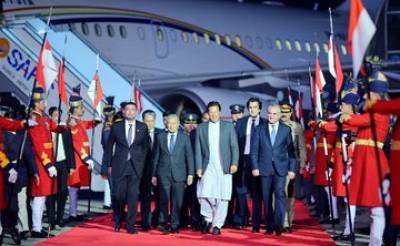 ملائیشیا کے وزیراعظم پاکستان کے تین روزہ دورے پررات اسلام آباد پہنچے 