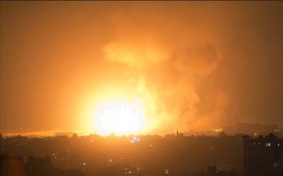 اسرائیلی جنگی طیاروں کی غزہ کے وسطی علاقے میں بمباری