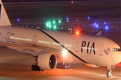 پی آئی اے: کراچی سے لندن تک بغیر اے سی کے سفر، کئی کی حالت خراب