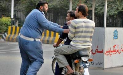 کراچی سمیت سندھ بھرمیں 9 اور10 محرم کو ڈبل سواری پر پابندی عائد
