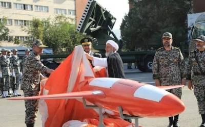 ایران نے  ایک نئے بغیر پائیلٹ جاسوس طیارے کی نمائش کردی ۔
