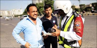 کراچی والوں نے 70 کروڑ روپے ٹریفک پولیس کی نذر کردیے