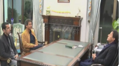 وزیراعظم عمران خان سےعاطف خان اورشہرام ترکئی کی ملاقات