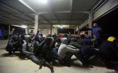 لیبیا ساحل کے قریب 300 غیرقانونی تارکین وطن کو بچا لیا گیا