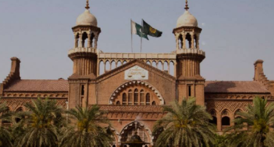 لاہور ہائیکورٹ میں وزیراعظم عمران خان خان کے 16 مشیران خاص کی تقرریوں کے خلاف درخواست سماعت کے لیے مقرر کر دی گئی