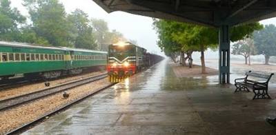 سندھ میں حالیہ شدید بارشوں کی وجہ سے3 ٹرینیں منسوخ