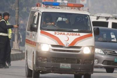 صادق آباد میں ٹریفک حادثہ ، ایک مسافرجاں بحق 8 زخمی