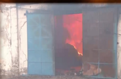 کراچی : شیر شاہ قبرستان کے قریب گودام میں لگی آگ پر تاحال قابونہ پایا جاسکا