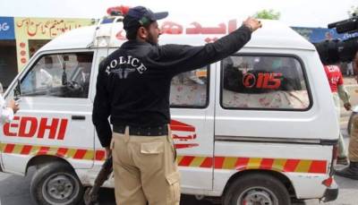 کراچی: تیز رفتار ٹینکر کی موٹر سائیکل کو ٹکر، خاتون سمیت 3 افراد جاں بحق