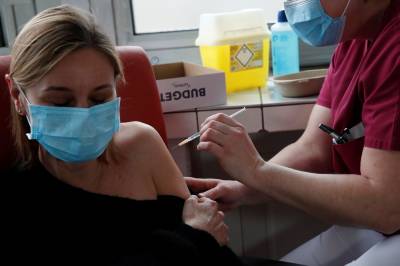 فرانس نے کرونا سے صحت یاب ہونے والے افراد کو ویکسین لگوانے کی اجازت دےدی 