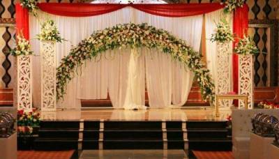 کورونا: انڈور، آؤٹ ڈور شادیوں پر پابندی عائد، متاثرہ علاقوں میں لاک ڈاؤن کا فیصلہ 
