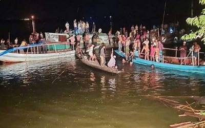 بنگلہ دیش:کارگو جہاز کی کشتی کو ٹکر، 21 مسافر جاں بحق،متعدد لاپتہ