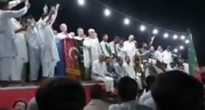کسی پولیس افسر کی پرواہ نہ کریں،پرویز خٹک کا جلسے میں اسٹیج سے اعلان , کارکنوں کو آتشبازی کی ہدایت