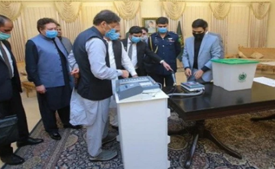 الیکٹرانک ووٹنگ مشین اور لاءریفارمز، وزیراعظم نے ارکان پارلیمان کو اعتماد میں لے لیا