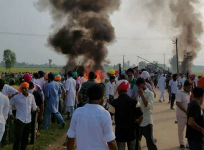 بھارتی وزیر کے بیٹے نے احتجاج کرنے والے کسانوں پر گاڑی چڑھادی، 8 افراد ہلاک