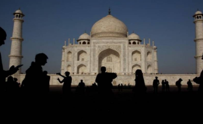 بھارت نے غیر ملکی سیاحوں کو داخلے کی اجازت دے دی