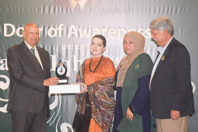 تقسیم علامہ اقبال ایوارڈ  کی تقریب, کشمیری حریت رہنما یایسن ملک کی بیگم مشال ملک کو ایوارڈ سے نوازا