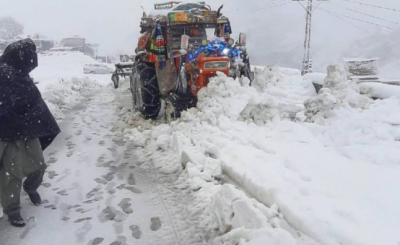 خیبرپختونخوا کے بالائی علاقوں میں شدید برف باری، ایبٹ آباد , نتھیا گلی ،ایوبیہ اور دونگاگلی میں بیشتر راستے بند ہو گئے