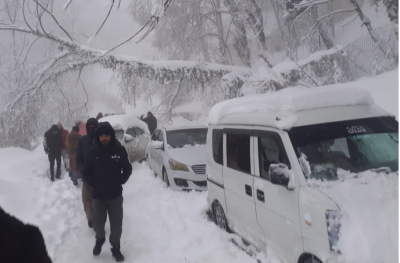 مری آفت زدہ قرار برفباری کی وجہ سے 20 کے قریب سیاحوں کی اموات