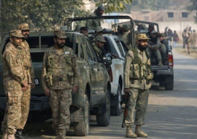 بلوچستان میں فورسز کے کیمپوں پر حملوں میں 13 دہشت گرد ہلاک، 7 جوان بھی شہید