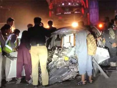 سیہون شریف:بس کی کار کو ٹکر ، ماں بیٹا جاں بحق، 2 زخمی