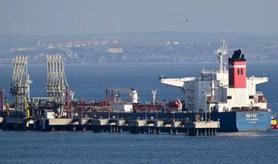 تیل سے بھرا روسی بحری جہاز سمندر میں روک لیا گیا