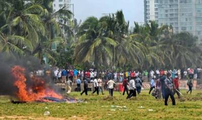 سری لنکا میں لوگوں کی جان و مال کو نقصان پہنچانے والوں کو دیکھتے ہی گولی مارنے کا حکم