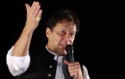 گالیاں ن لیگ کو پڑ رہی ہیں اور زرداری مزے کر رہا ہے: عمران خان