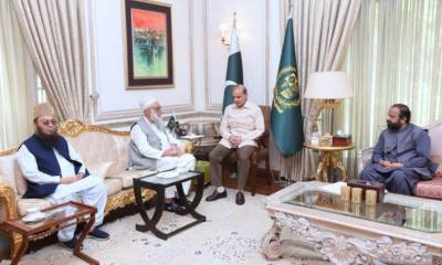 وزیرِ اعظم شہباز شریف سے امیرِ جمیعتِ اہلیحدیث سینیٹر پروفیسر ساجد میر اور سینیٹر حافظ عبدالکریم کی لاہور میں ملاقات
