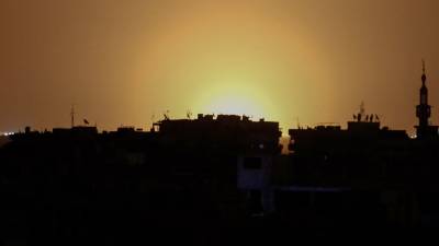 اسرائیل کی دمشق پر میزائلوں کی بارش سے دمشق دھماکوں سے گونج اٹھا