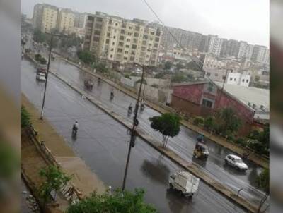 کراچی میں تیز ہوائیں اور بارش: دیواریں گرنے سے 3 بچوں سمیت 4 افراد جاں بحق