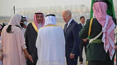 امریکی صدر کا سعودی عرب کا پہلا دورہ، جدہ پہنچ گئے