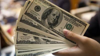  انٹر بینک میں ڈالر اب تک کی بلند ترین سطح 230پر پہنچ گیا۔