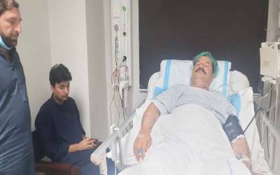 مراد سعید کی قاتلانہ حملے میں زخمی ہونے والے ملک لیاقت علی کی عیادت کے لئے اسپتال آمد