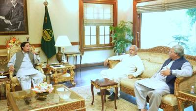 وزیراعلیٰ پنجاب چودھری پرویز الٰہی سے ریاض اصغر چوہدری اور رانا شیراز حفیظ کی ملاقات