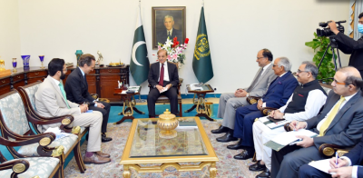 وزیرِ اعظم شہباز شریف سے اقومِ متحدہ کے پاکستان میں ریزیڈنٹ کوارڈینیٹر جولین ہارنئیس کی ملاقات