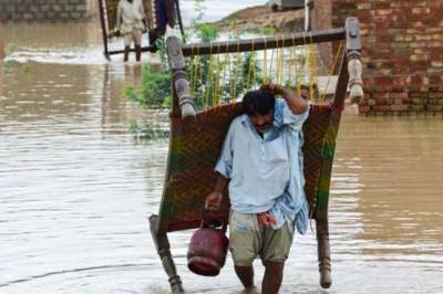 پاکستان میں بدترین سیلاب، بارشیں، برطانیہ کا 15 لاکھ پاؤنڈز امداد کا اعلان 