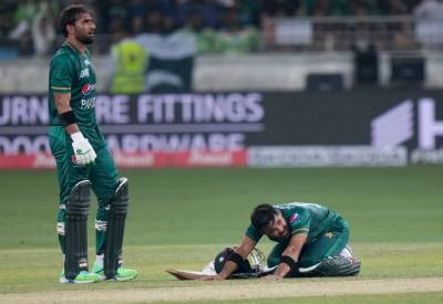 ایشیا کپ فائنل:171 رنز کا ہدف,  سری لنکا  کیخلاف پاکستان شدید مشکلات کا شکار ، جیت کے لیے 14 گیندوں پر 53 رنز درکار