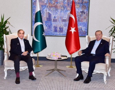 وزیراعظم شہباز شریف اورترکیہ کے صدر رجب طیب اردوان کی ملاقات