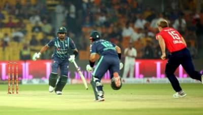 پانچواں T20:پاکستانی بیٹنگ بری طرح ناکام، پاکستان کا انگلینڈ کو جیت کیلئے 146 رنز کا ہدف