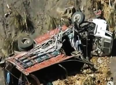 ڈی آئی خان میں ٹریکٹر اور ٹرک میں تصادم سے 11 افراد جاں بحق
