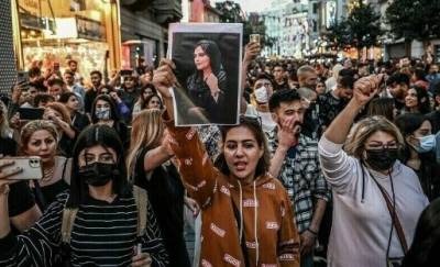 ایران: ریاست مخالف پروپیگنڈے کے الزام میں دو خواتین صحافیوں پر فرد جرم عائد
