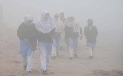 لاہور ہائیکورٹ کا پنجاب حکومت کو سکولوں کی چھٹیوں کا نوٹیفکیشن پیش کرنے کا حکم