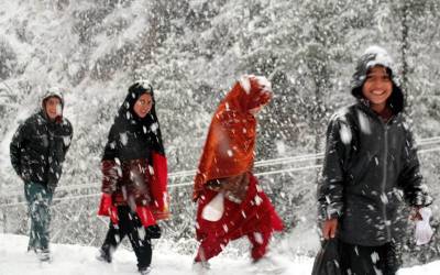 محکمہ موسمیات نے پاکستان میں بارش اور برفباری کی پیشن گوئی کردی۔