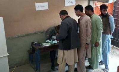 بلدیاتی الیکشن: کراچی اور حیدرآباد سمیت دیگر اضلاع میں پولنگ، وقت ختم ہونے میں ایک گھنٹہ باقی