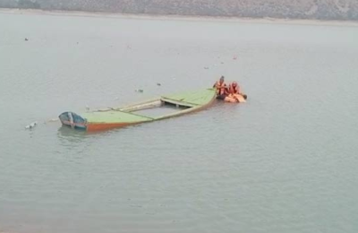 تاندہ ڈیم کوہاٹ میں کشتی الٹنے سےمدرسے کے 10 بچے جاں بحق،کشتی میں 30 افراد سوار تھے